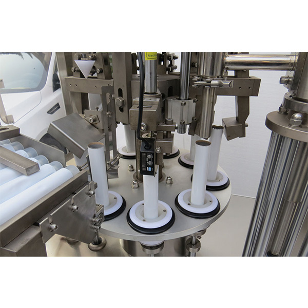 Semir sepatu otomatis tabung lembut mengisi mesin penyegel